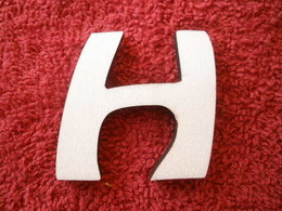 -2D výøez písmeno H v.cca 7cm ozd.